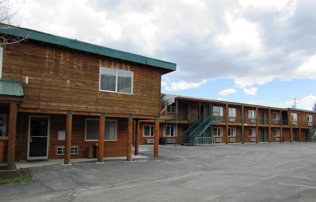 Yellowstone Country Inn West Yellowstone Exterior foto